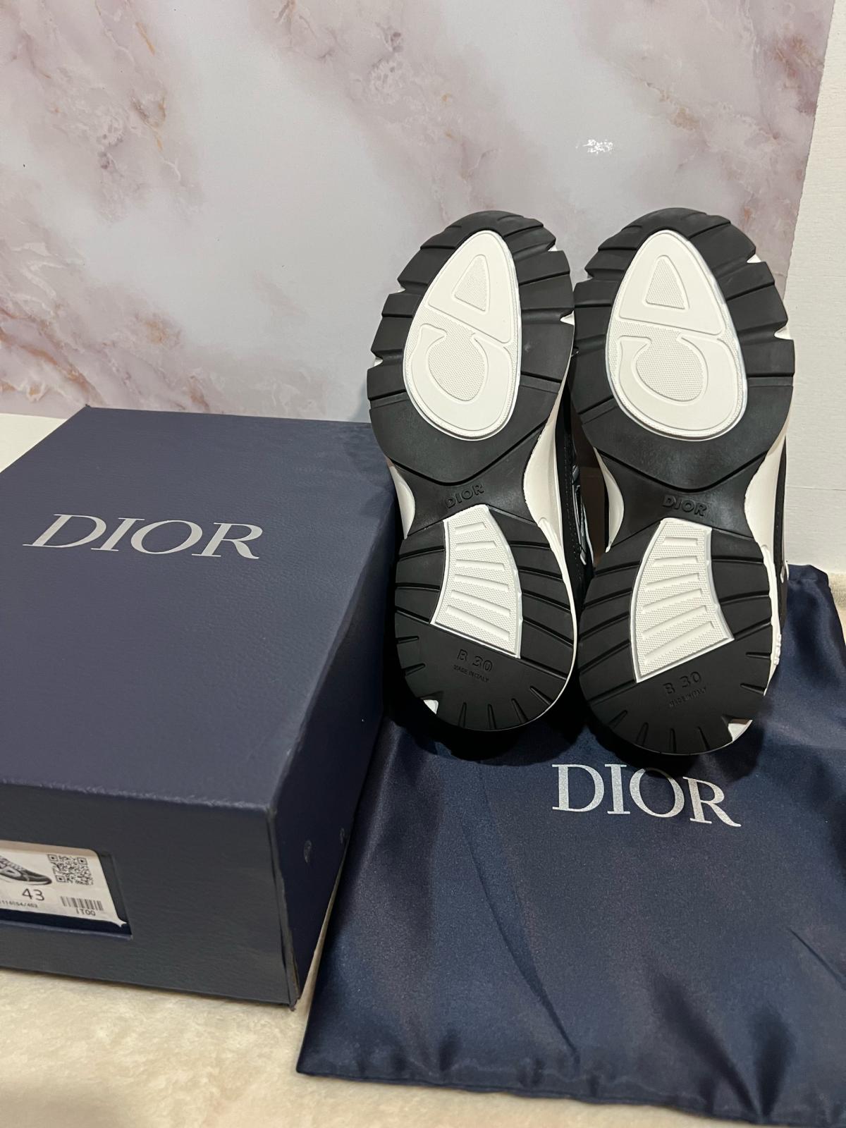 Dior b30 BRAND NEW size 10 - Woodbridge, Virginia - FleaMarketBay