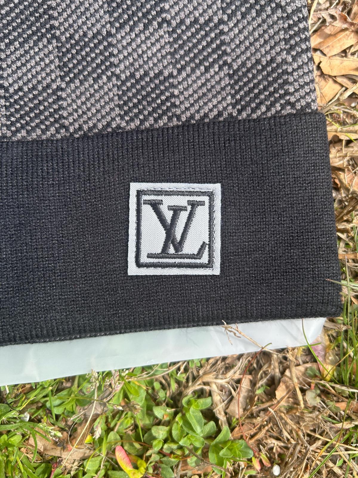 Authentic Louis Vuitton LV Knit Beanie Grey black Monogram - High Point, North Carolina - FleaMarketBay