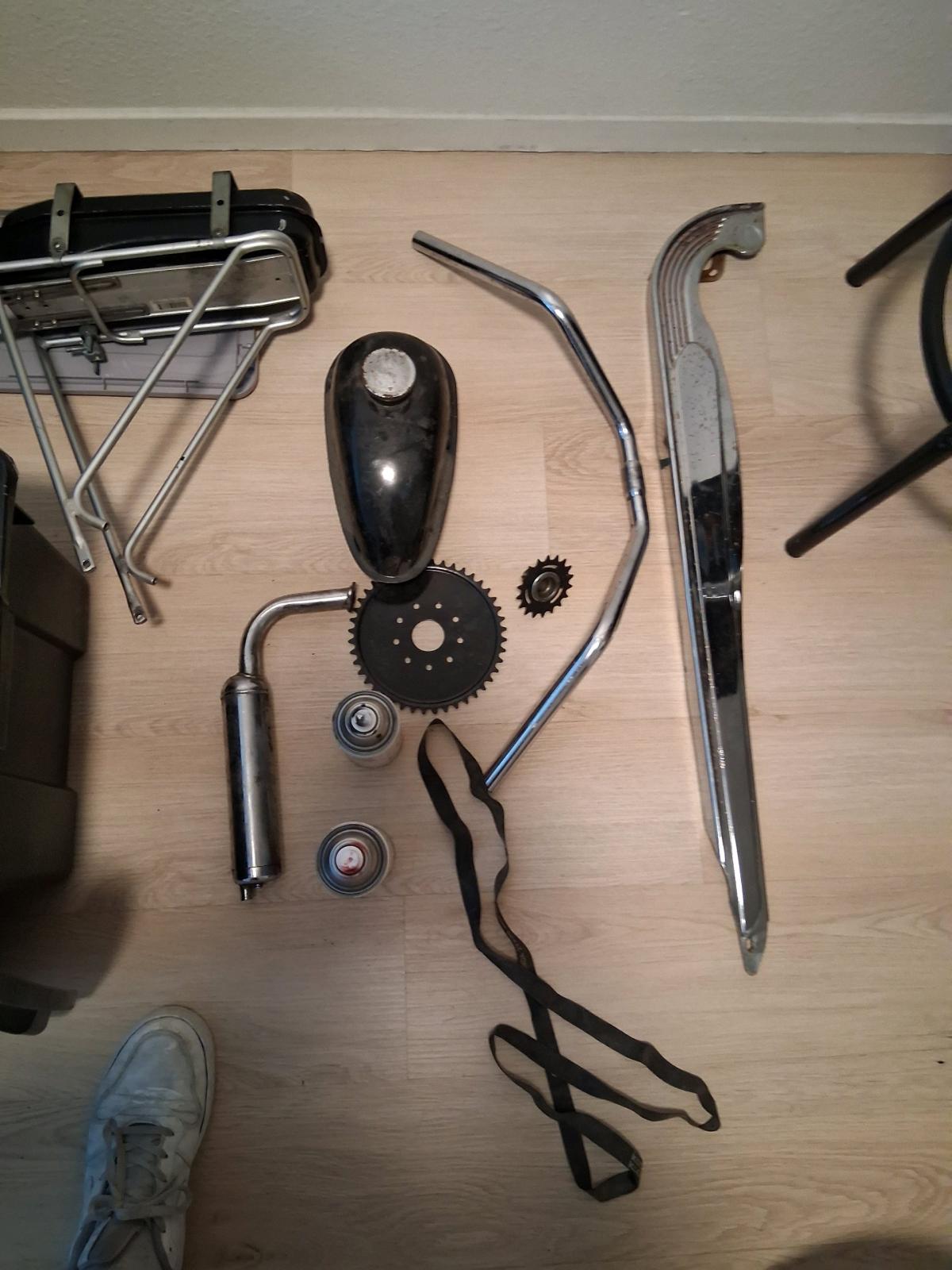 CALI CUSTOM EXTENDED BIKE FRAME W ENGINE - Mountain View, California - FleaMarketBay