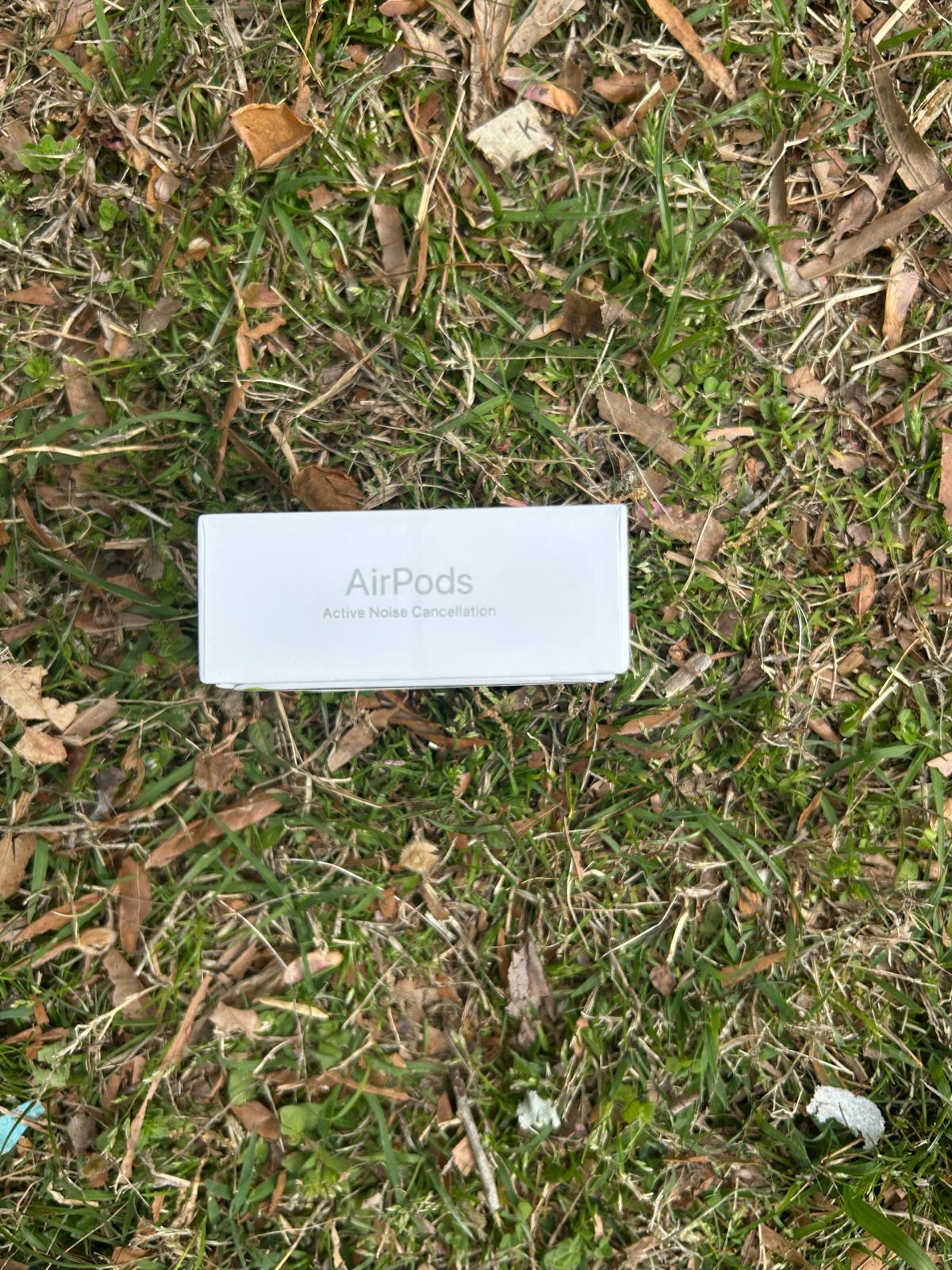 Apple AirPods 4th Generation  Authentic  Clean  Works Perfec - High Point, North Carolina - FleaMarketBay