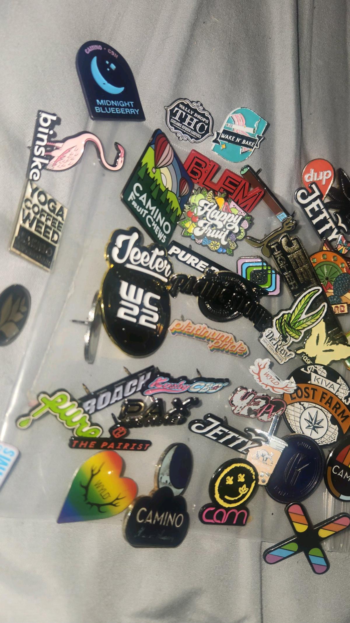 pins no backs - Los Angeles, California - FleaMarketBay