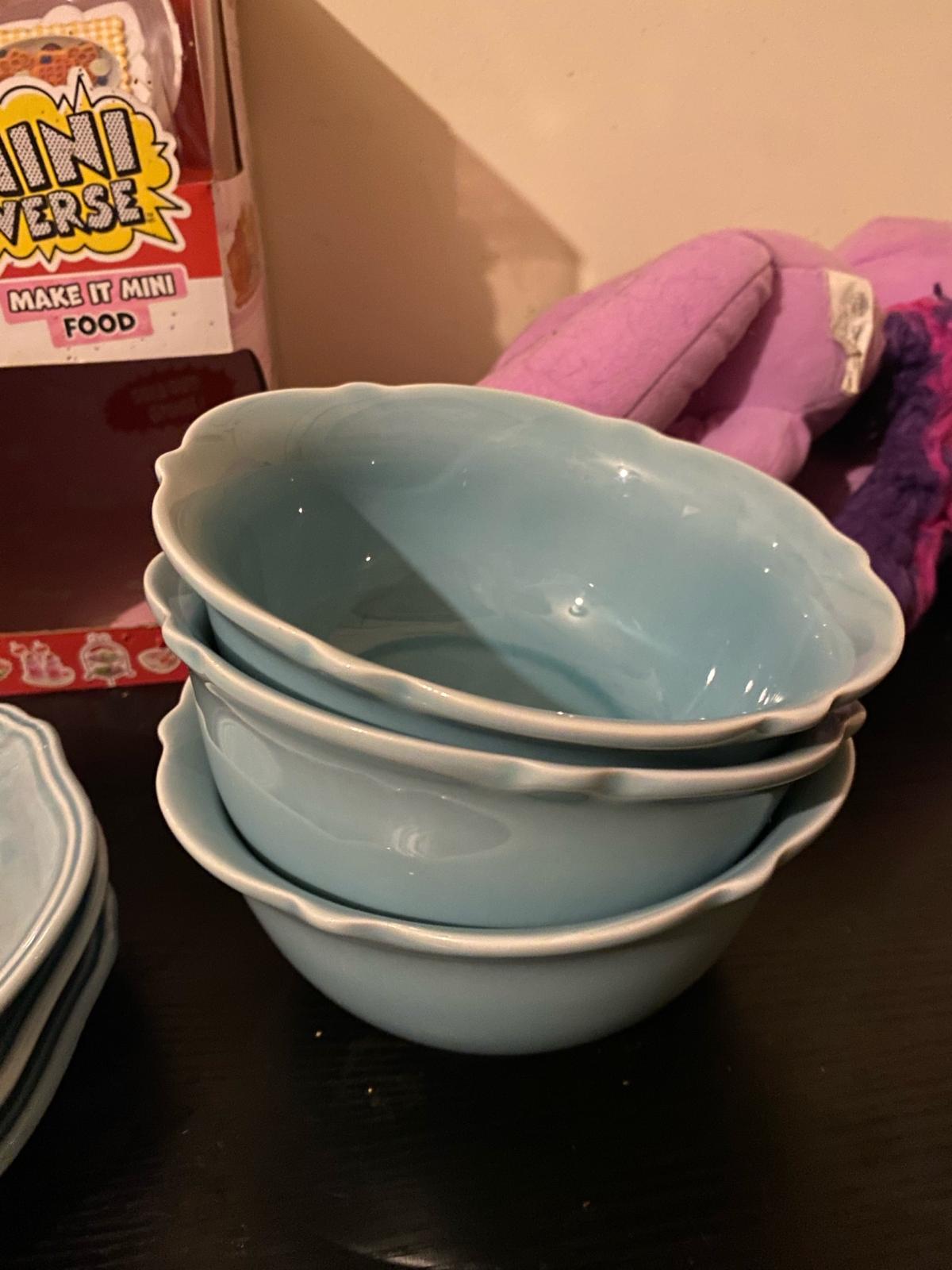 plates set - Cleveland, Ohio - FleaMarketBay