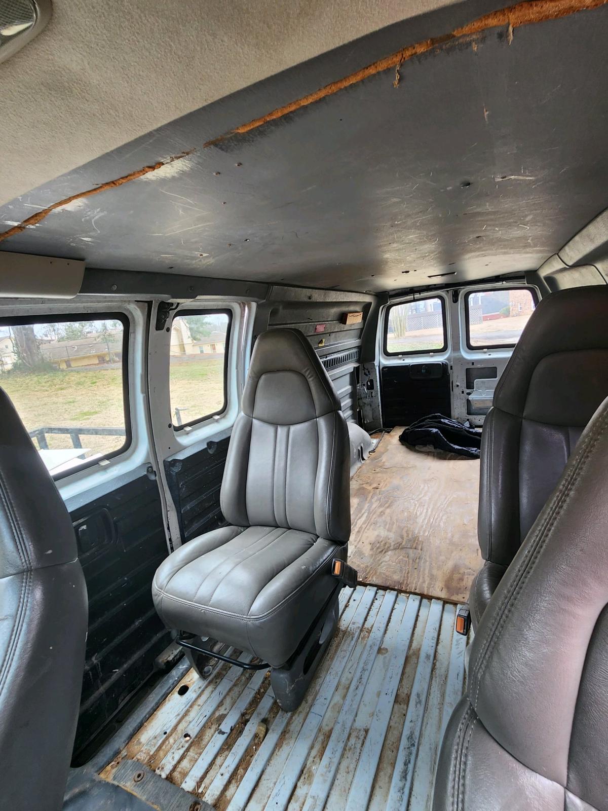 van 3500 GMC chevrolet - Adamsville, Alabama - FleaMarketBay