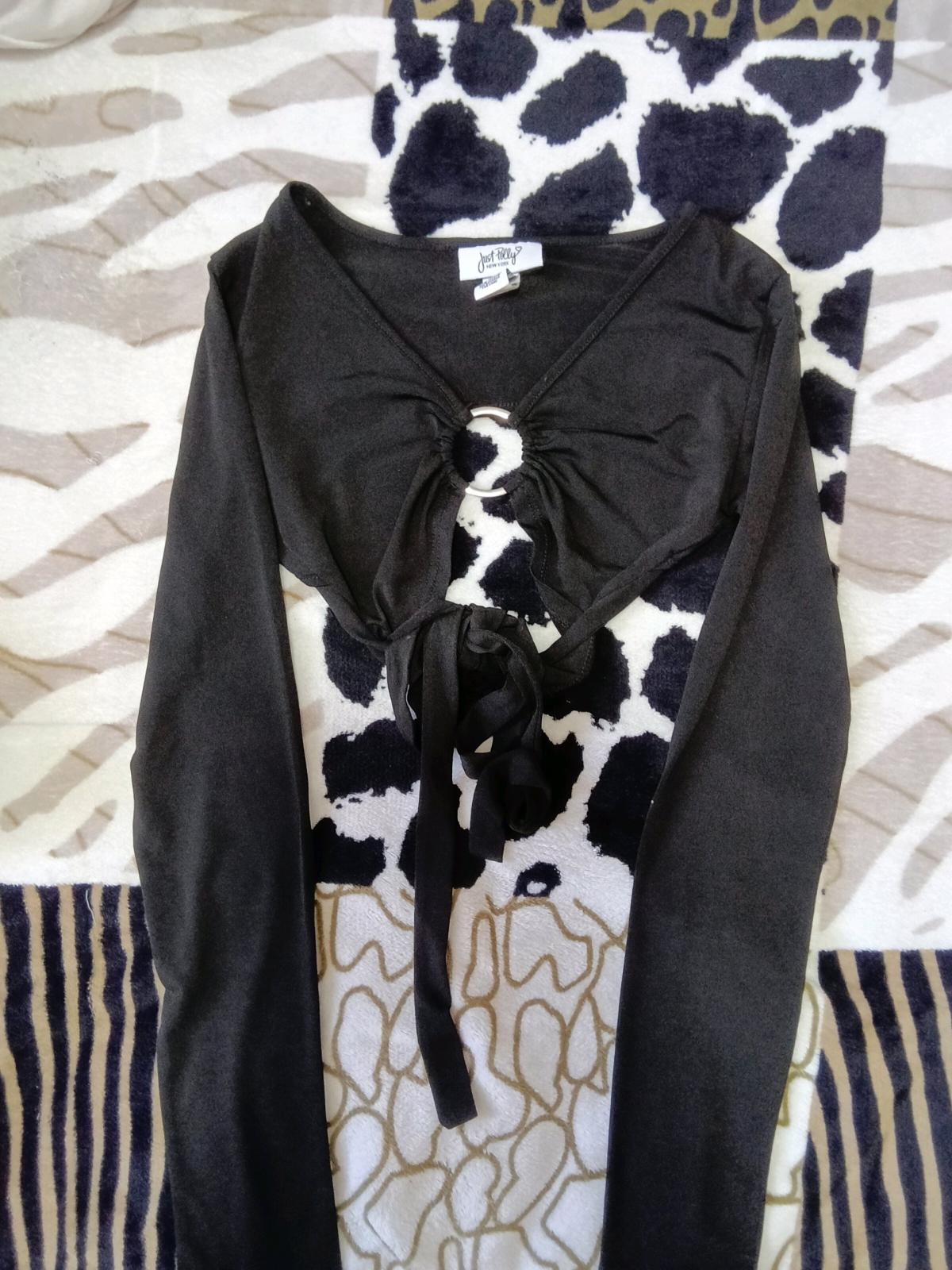 Black Long Sleeve Crop Top - Pomona, California