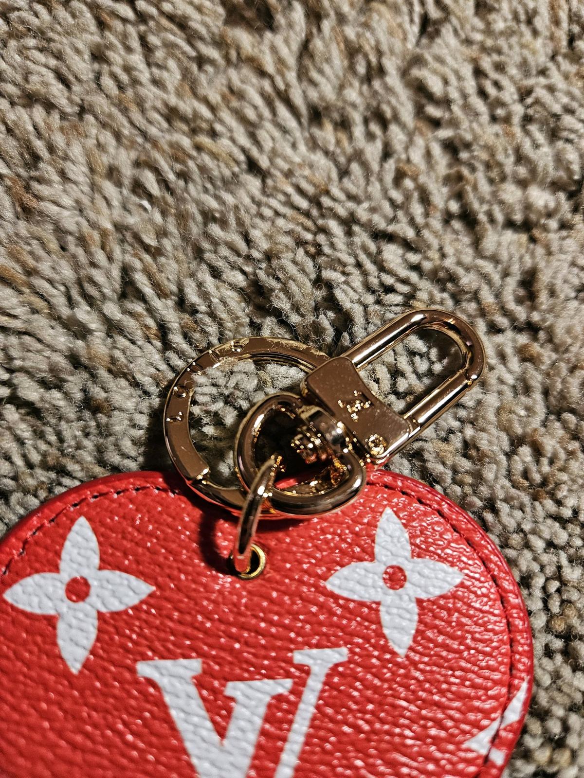 Louis vuitton red white heart Keychain - Abington, Pennsylvania - FleaMarketBay