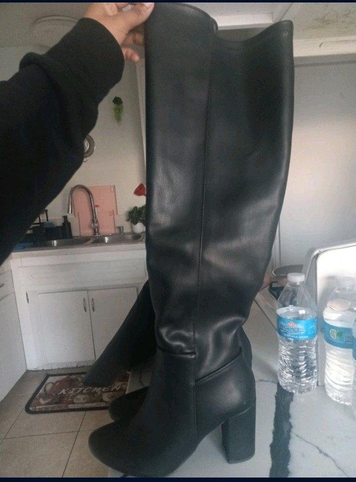 womens boots - Porterville, California - FleaMarketBay