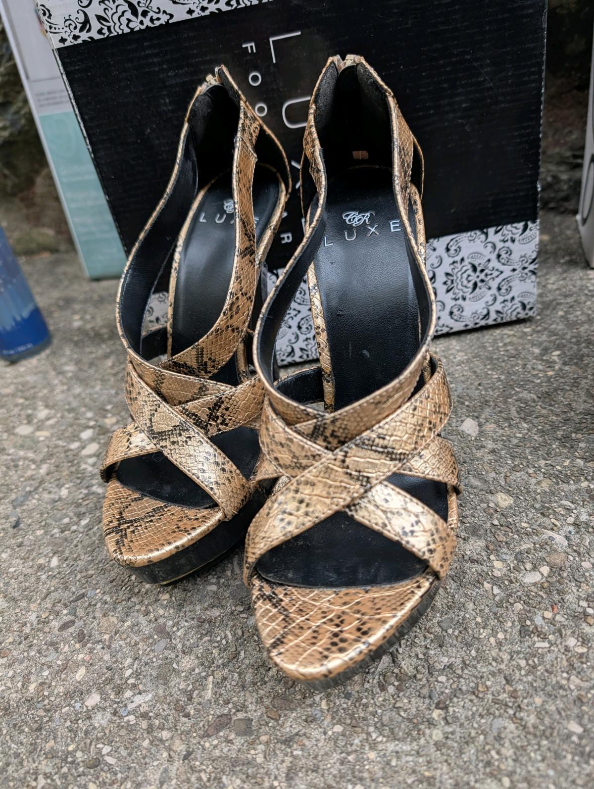 CR LUXE lepard skin shoes