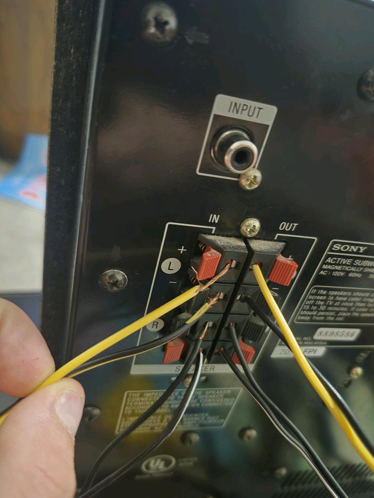 4 speakers 8 inch sub sound bar and receiver - Layton, Utah - FleaMarketBay