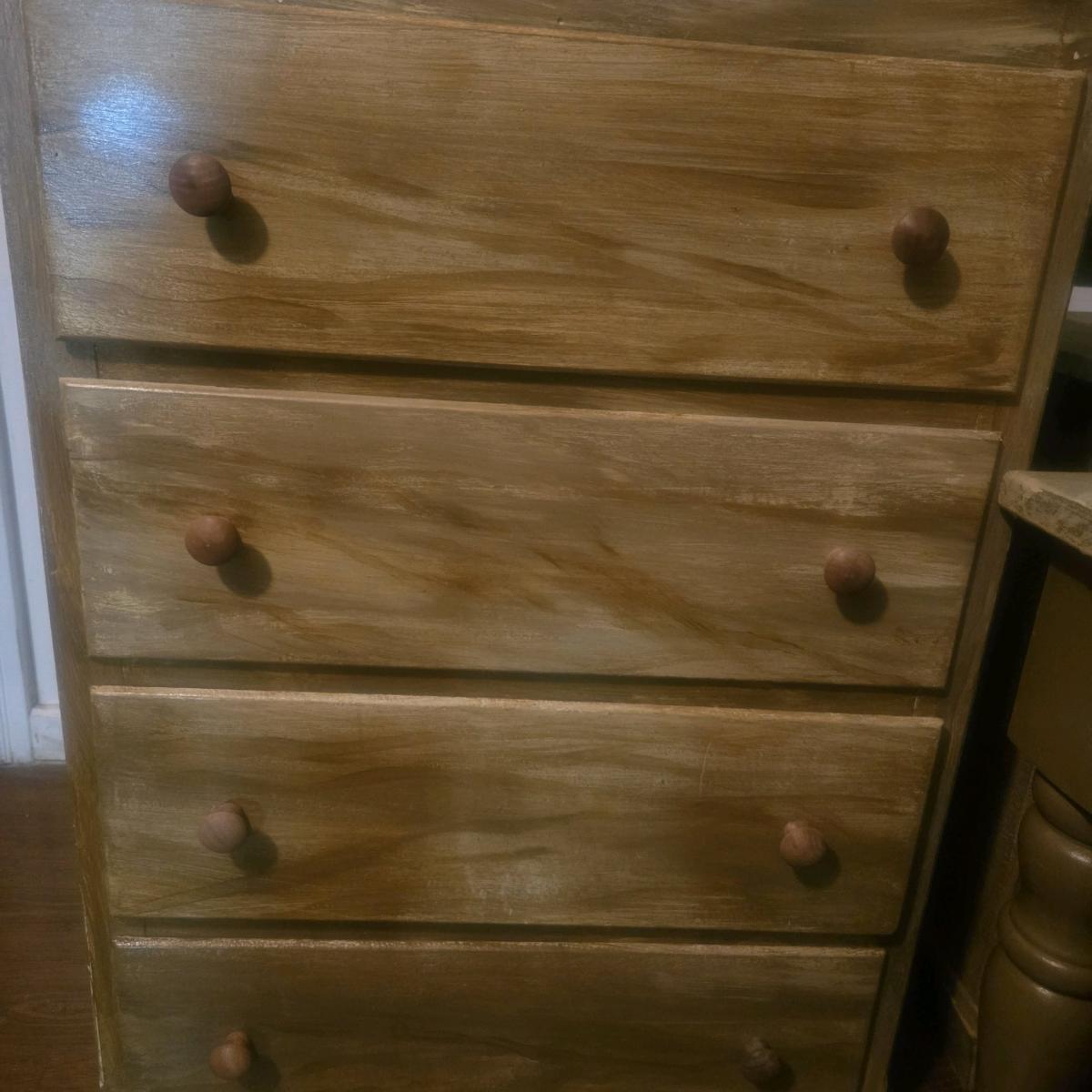 wood grain dresser 2 night stands all 3 go together - Addieville, Illinois