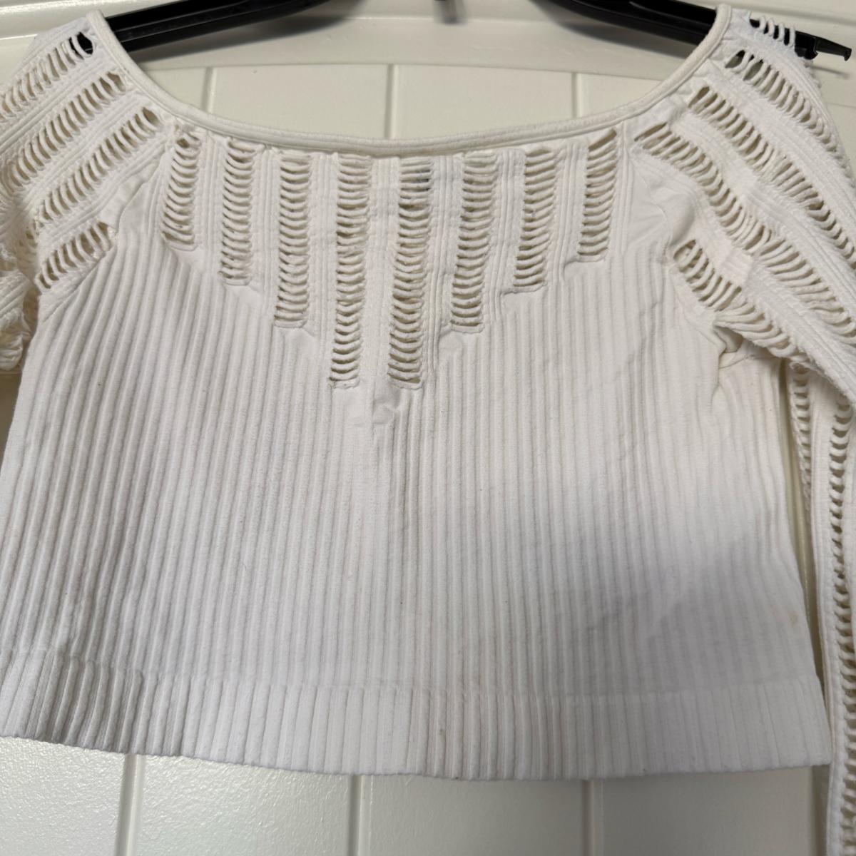 White Ribbed Distressed Knit Long Sleeve Crop Top  Brand New - Los Angeles, California - FleaMarketBay