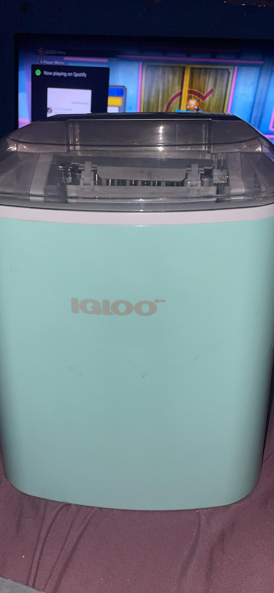 IGLO ice maker - Providence, Rhode Island - FleaMarketBay