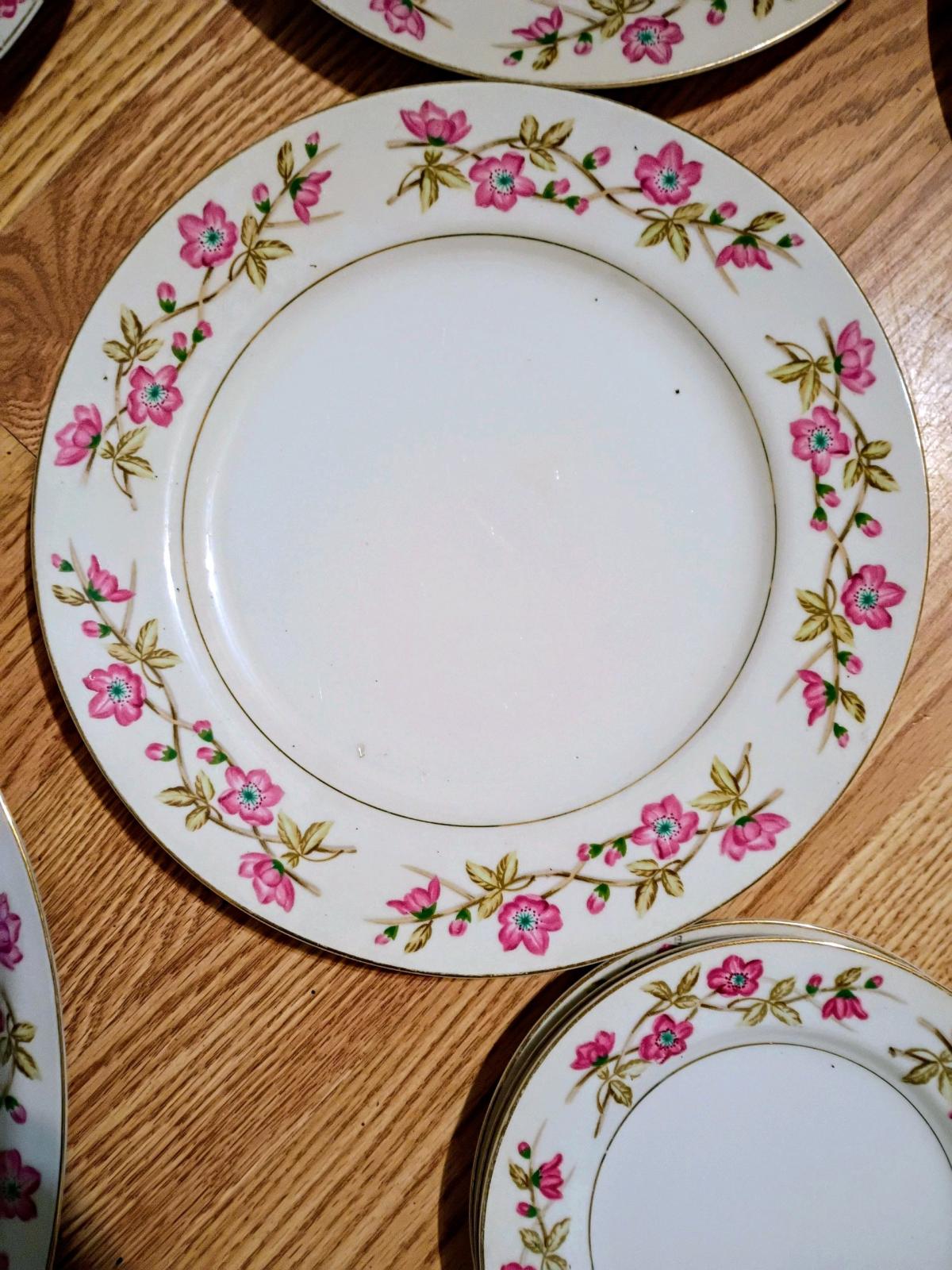 vintage valmont china set of 9 - Elberton, Georgia - FleaMarketBay
