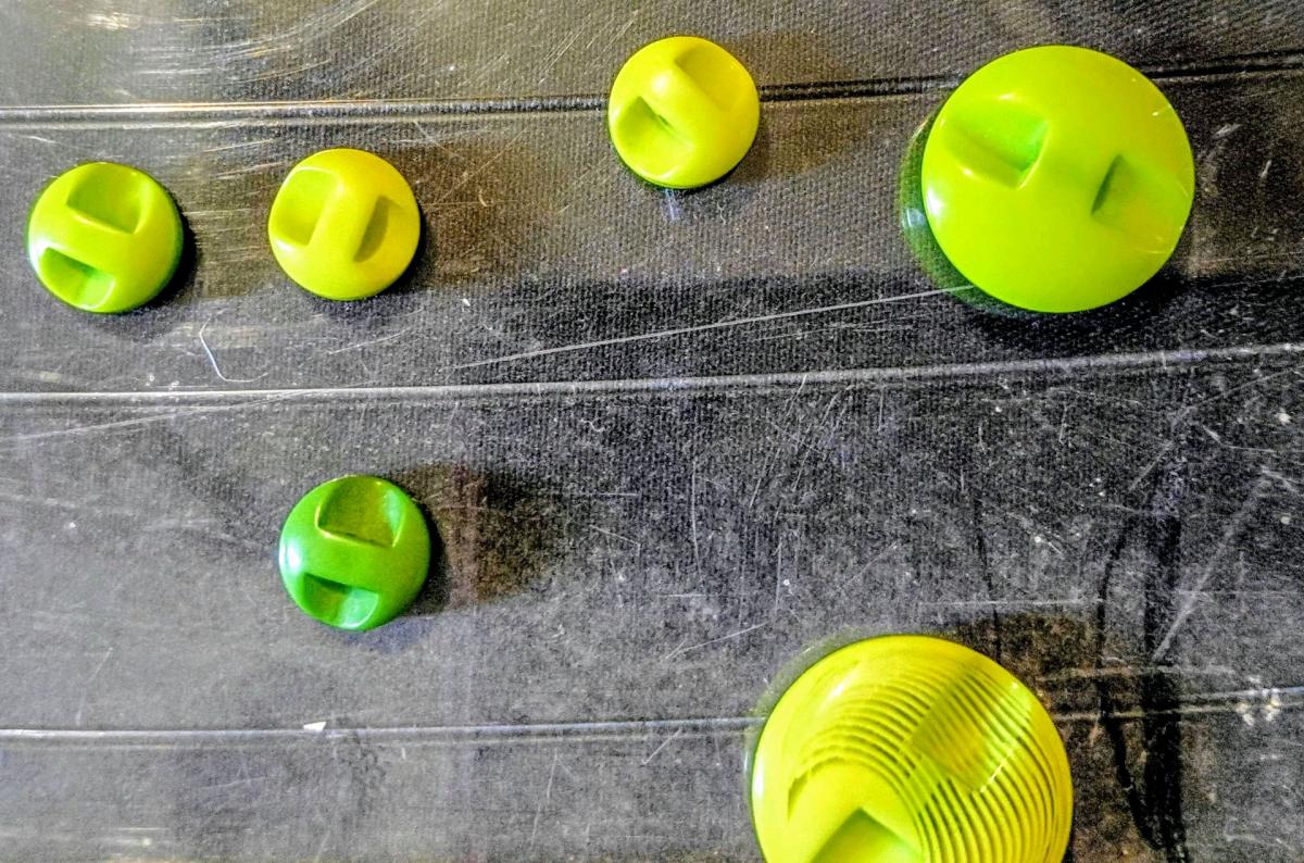 variety of vintage buttons - Elberton, Georgia - FleaMarketBay