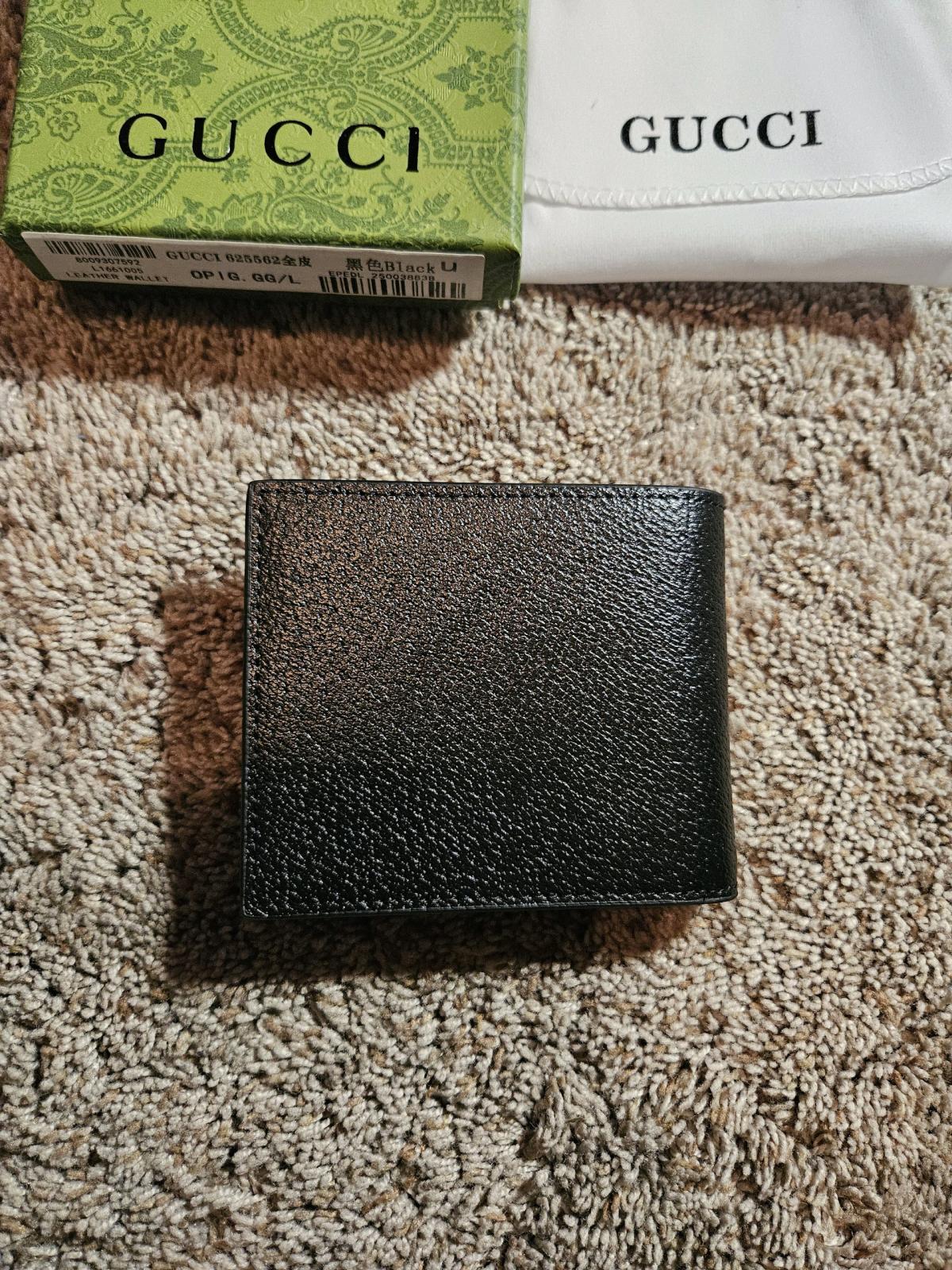 Gucci Mens Black Bifold Wallet - Abington, Pennsylvania - FleaMarketBay
