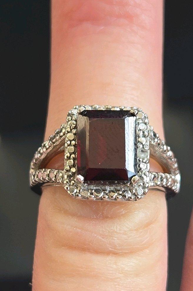 Sterling Silver Garnet  Diamond Chip Ring  Size 6 - Huntsville, Alabama - FleaMarketBay