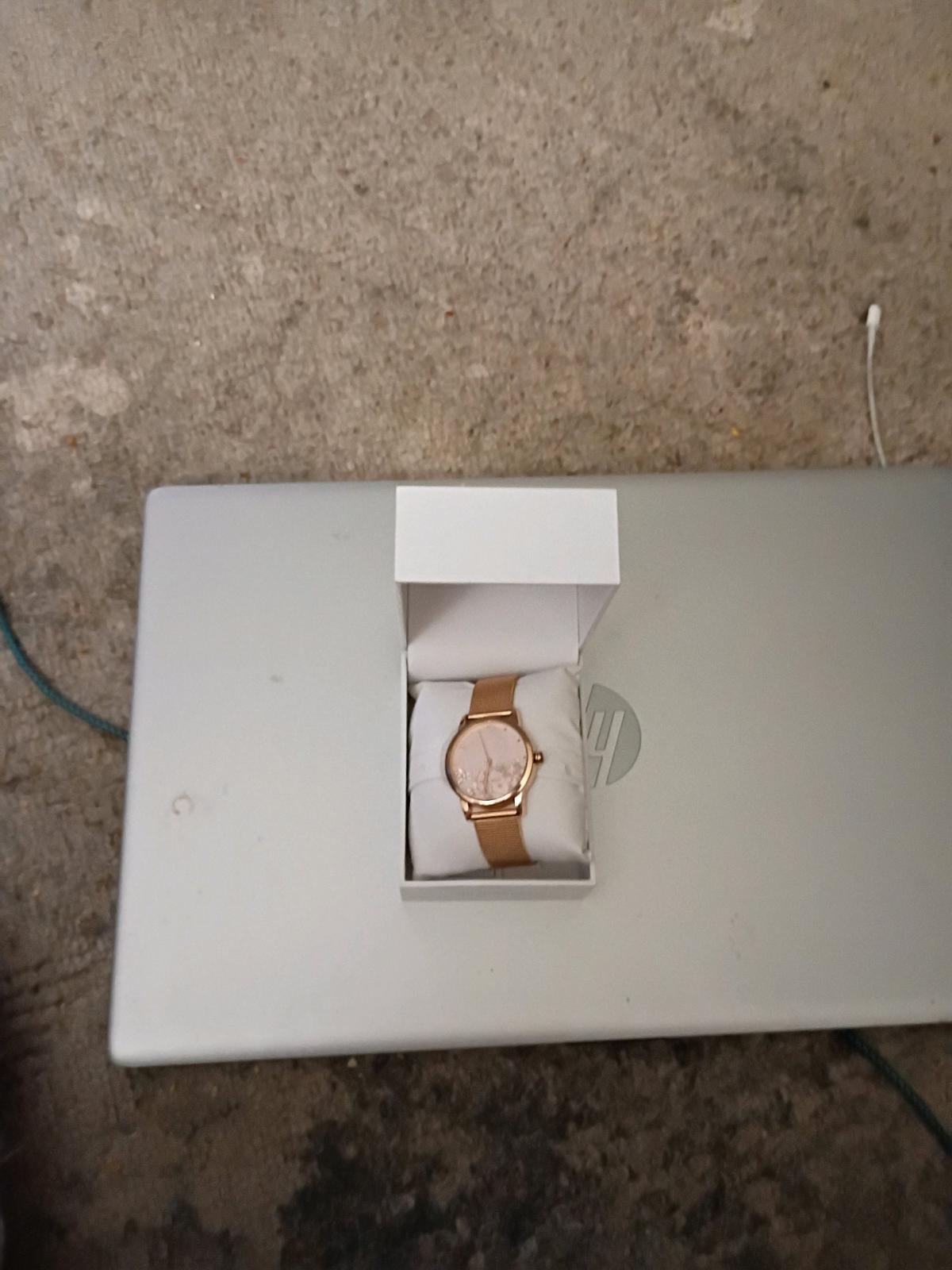 womens watchs - Winnebago, Illinois - FleaMarketBay