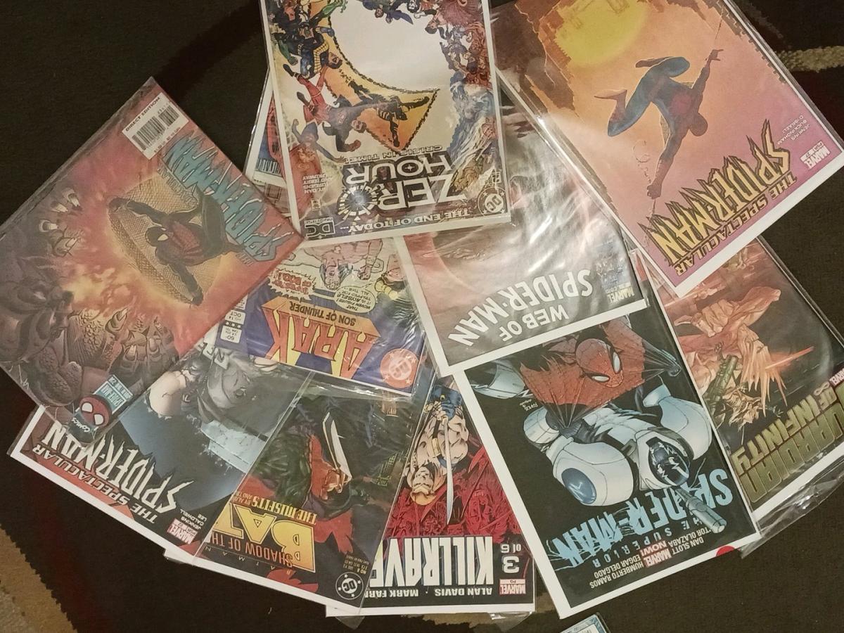 a mystery box of 25 comic - Ontario, California - FleaMarketBay
