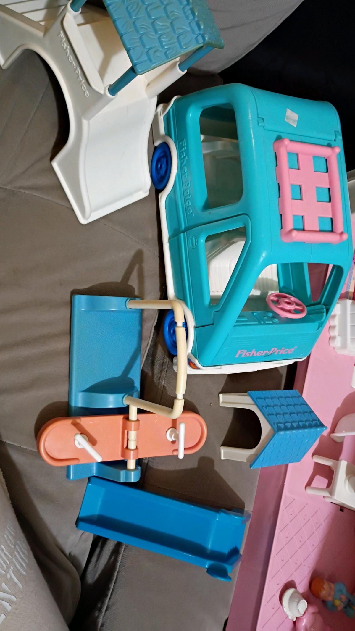 vintage dollhouse with accessories - Ohatchee, Alabama - FleaMarketBay