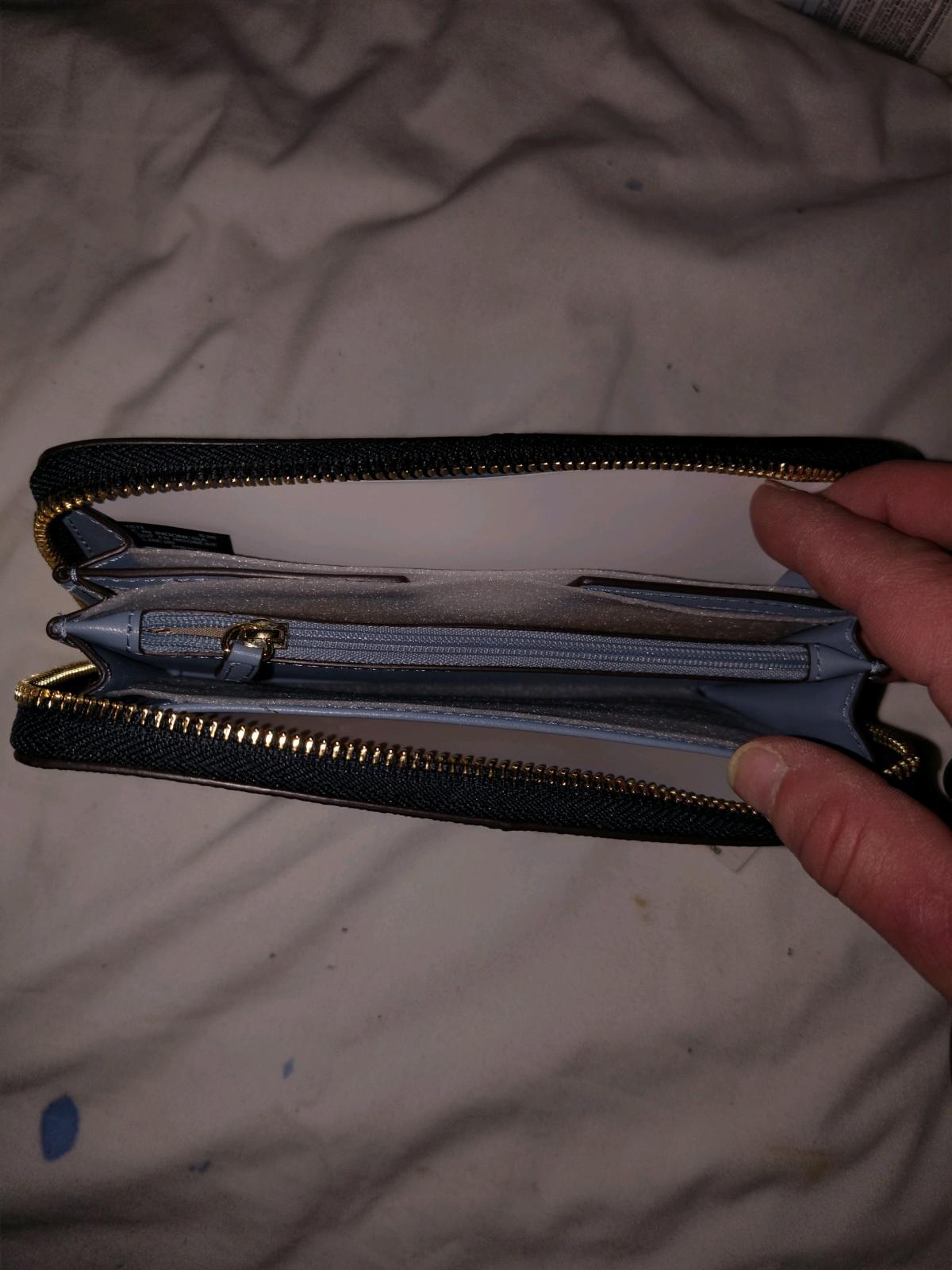 Michael Kors Wallet - Chicago, Illinois - FleaMarketBay