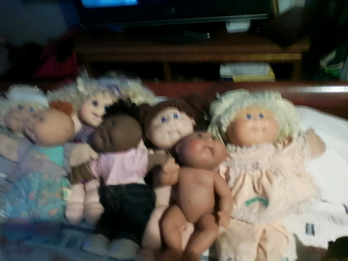 cabbage patch kids dolls alot 300 or individual - Independence, Missouri - FleaMarketBay
