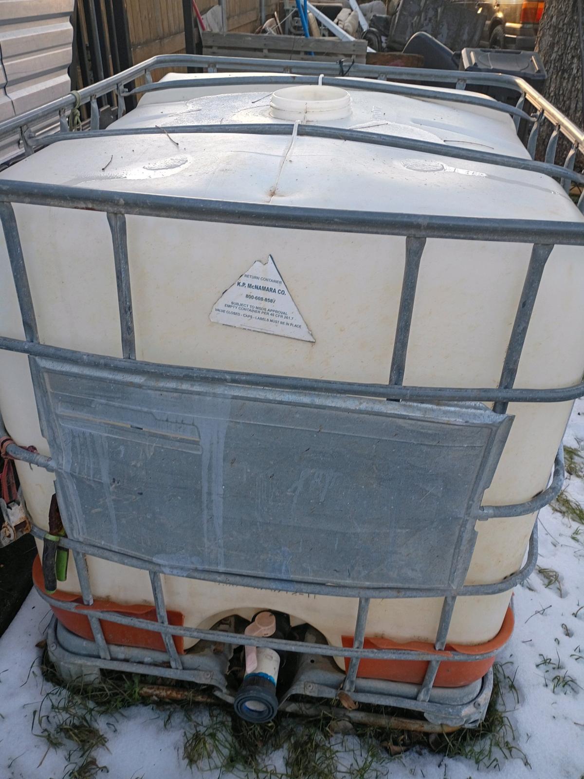 330 gallon fresh water tank with spigot - Abilene, Texas - FleaMarketBay
