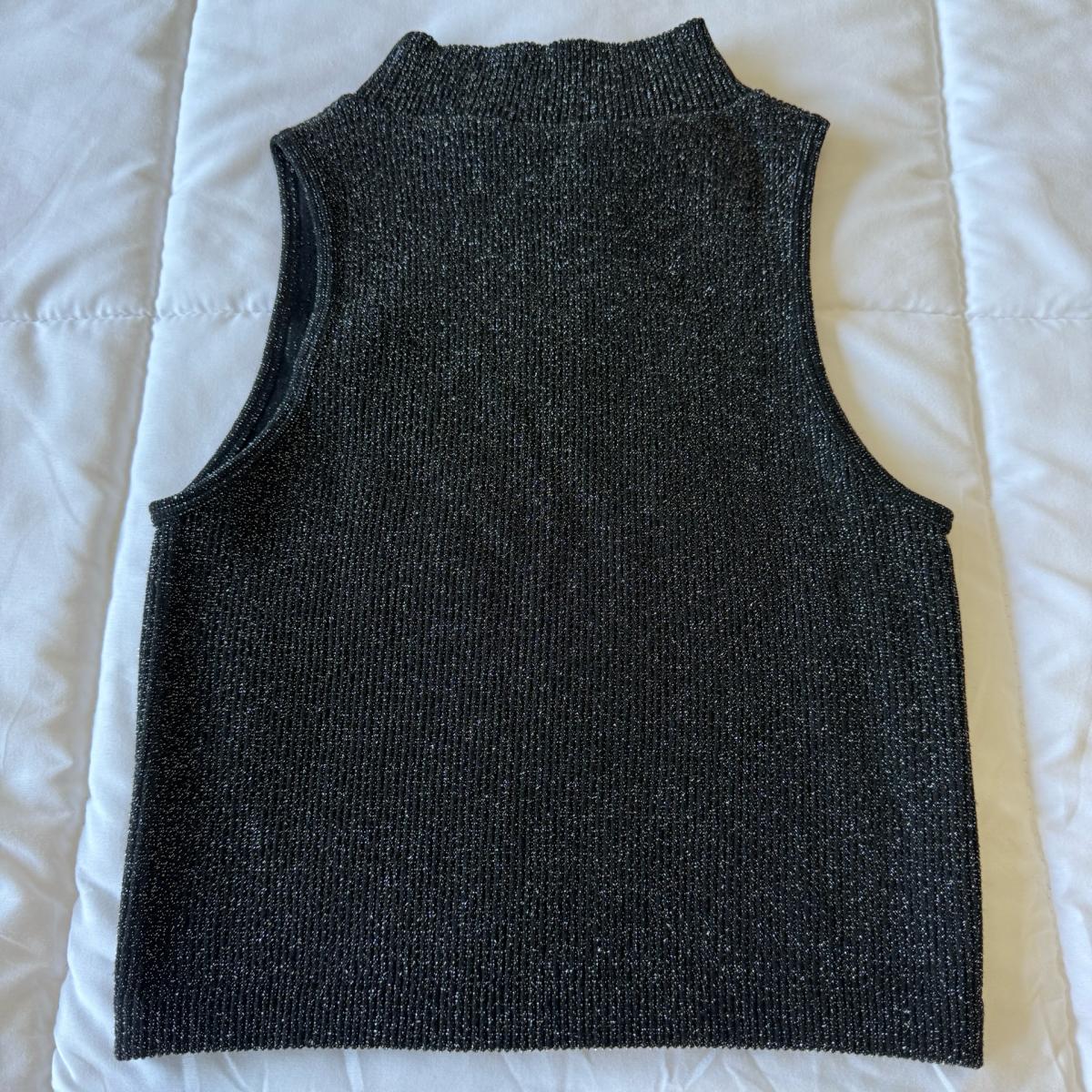 Shimmering Black Metallic Ribbed Mock Neck Top XSS  Elegant - Los Angeles, California - FleaMarketBay