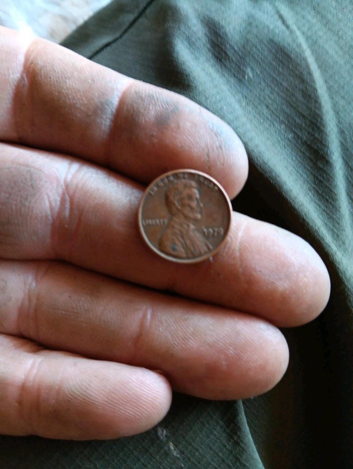 1979 no mint pennies  1982 31 gram copper pennies - Alpine, Arizona - FleaMarketBay