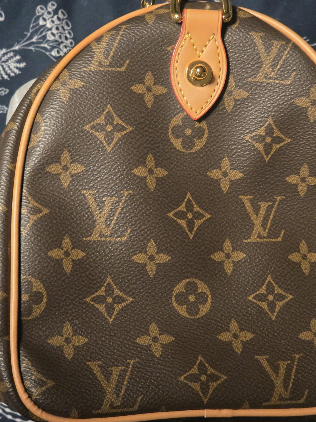 Louis vuitton - Addison, Michigan - FleaMarketBay