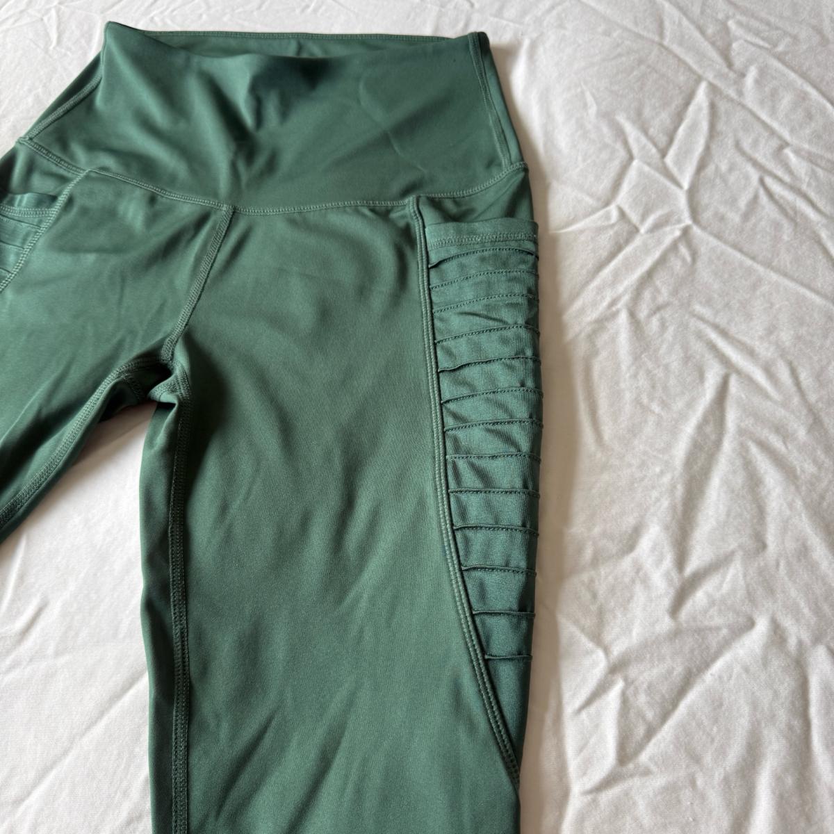 LegEnd HighWaisted Performance Yoga Leggings  Emerald Green - Los Angeles, California - FleaMarketBay