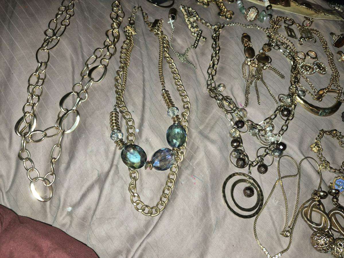 fashion jewelry - Cochran, Georgia - FleaMarketBay