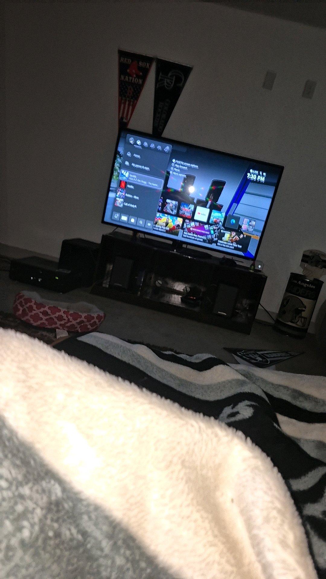 4 speakers 8 inch sub sound bar and receiver - Layton, Utah - FleaMarketBay