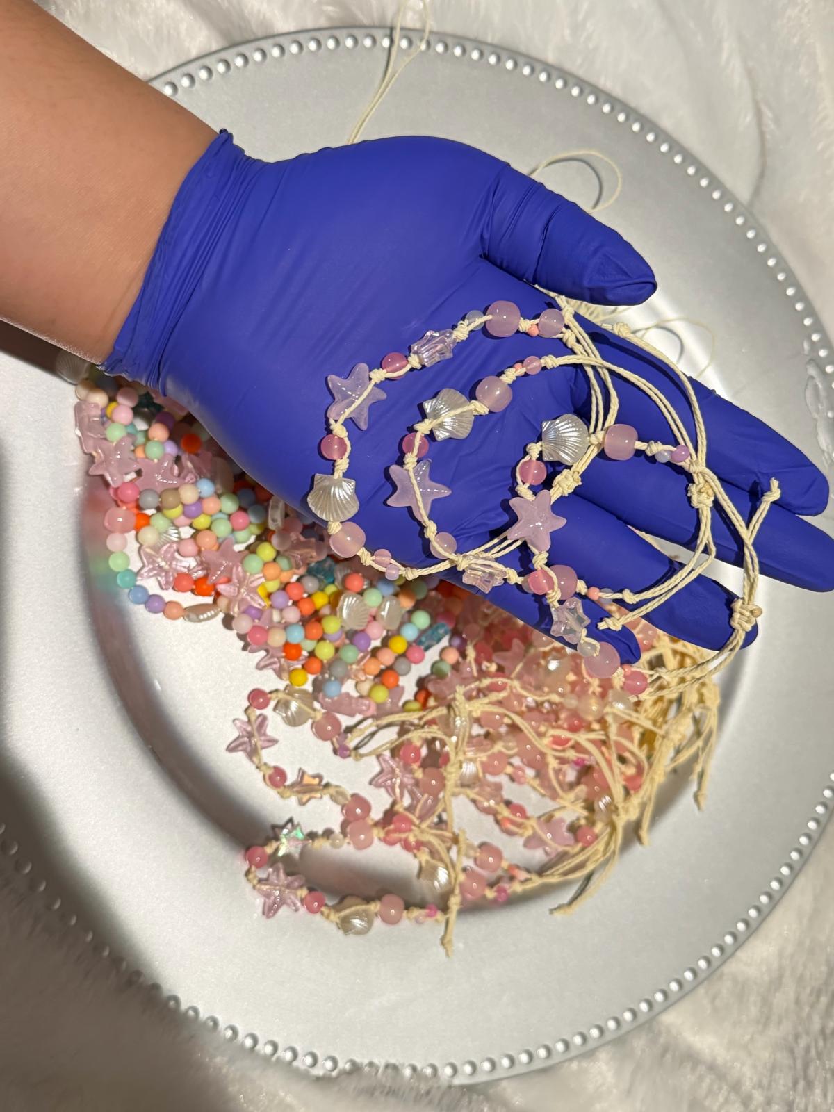 set bracelet and phone charm - Austin, Texas - FleaMarketBay