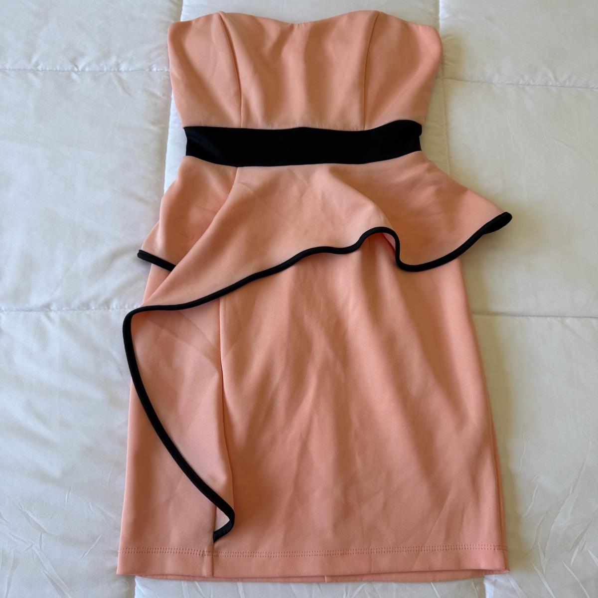 Elegant Peach Strapless Peplum Cocktail Dress