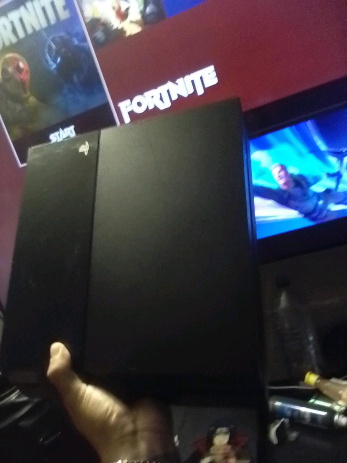 ps4 console - Burbank, California - FleaMarketBay