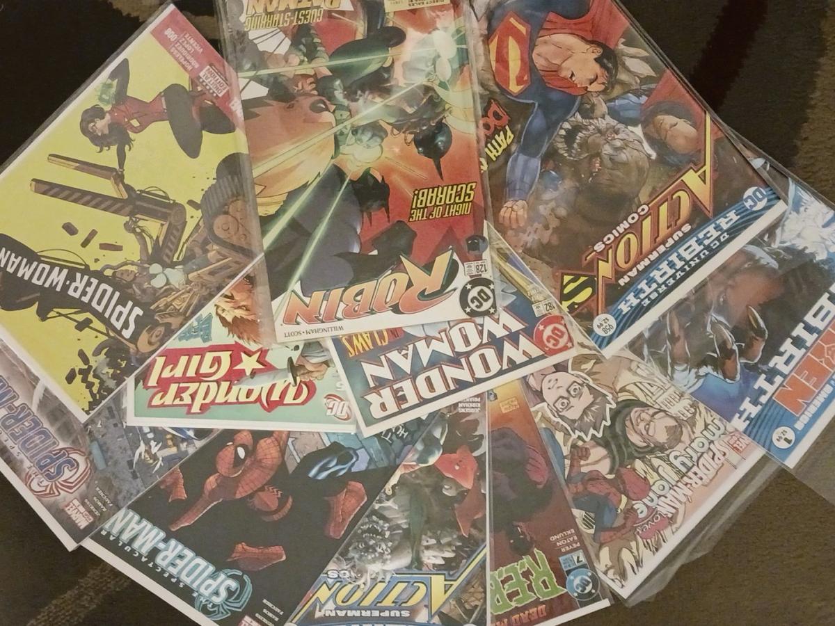 a mystery box of 25 comic - Ontario, California - FleaMarketBay