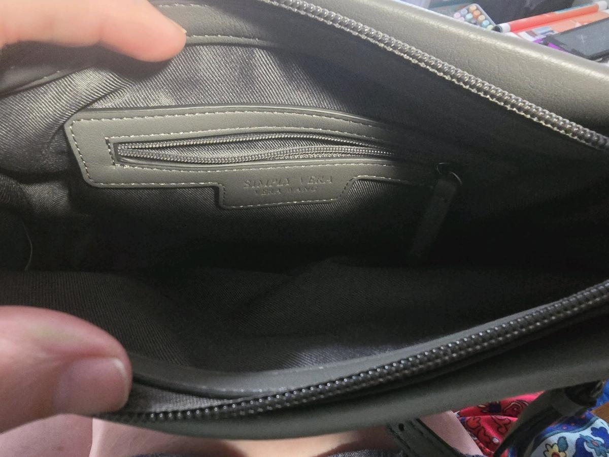 Vera Wang - Piedmont, South Carolina - FleaMarketBay