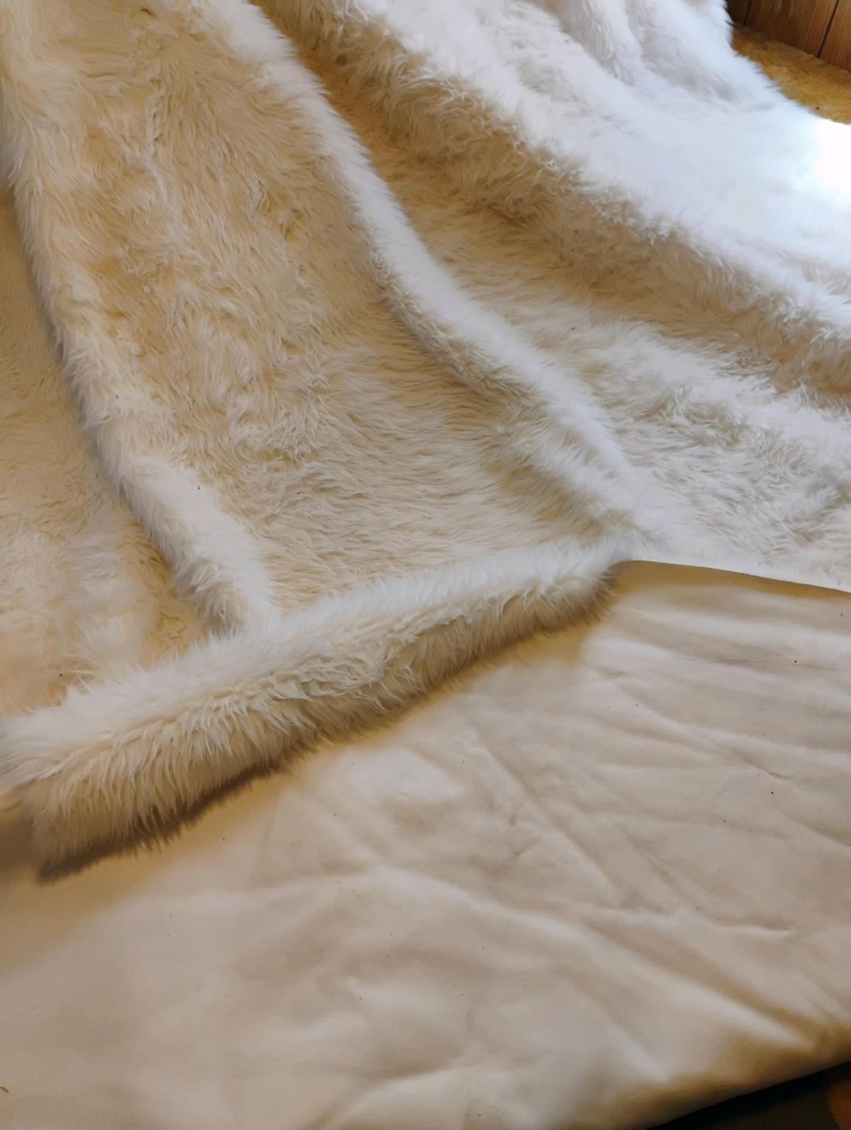 130 sq foot Sheepskin Rug - Hubert, North Carolina - FleaMarketBay