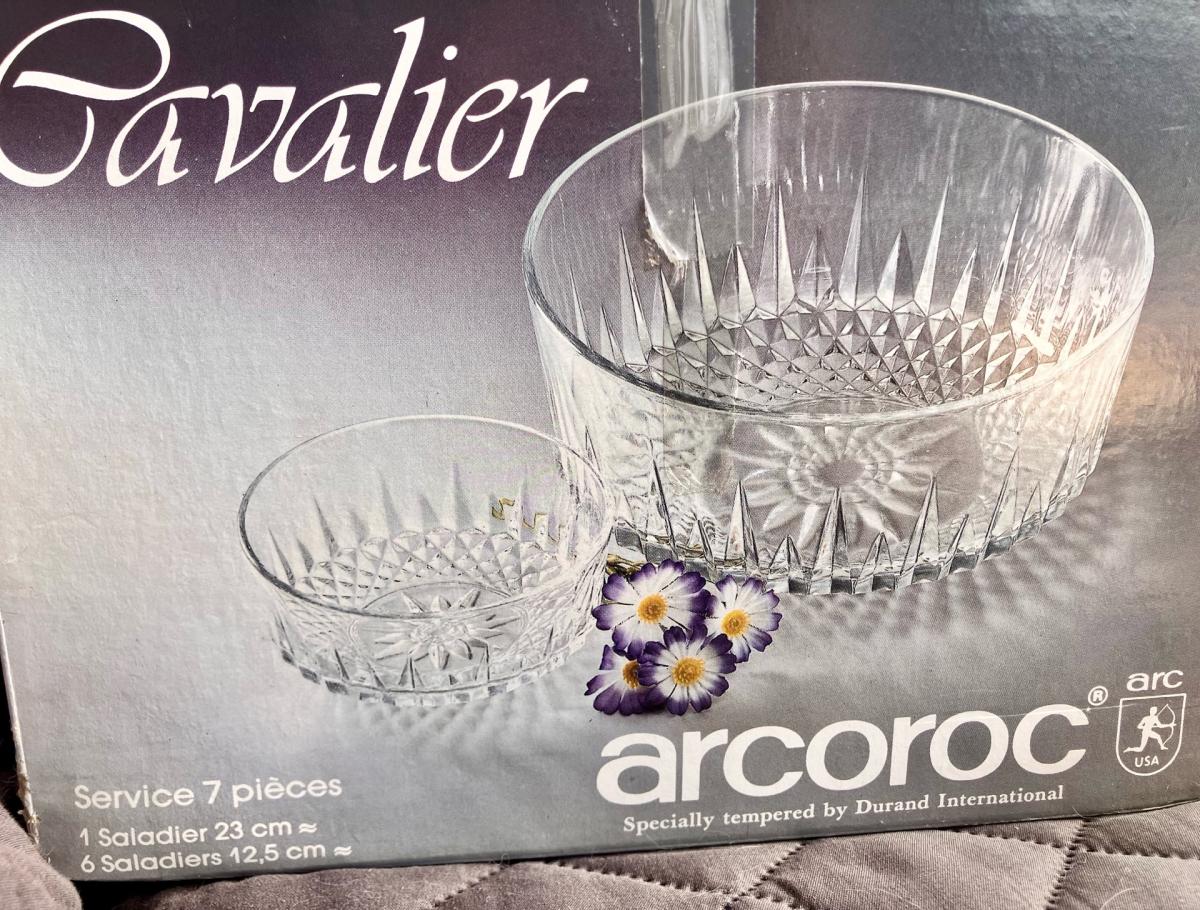 VINTAGE ORIGINAL BOX Cavalier Arcoroc Crystal 7 piece Bowls