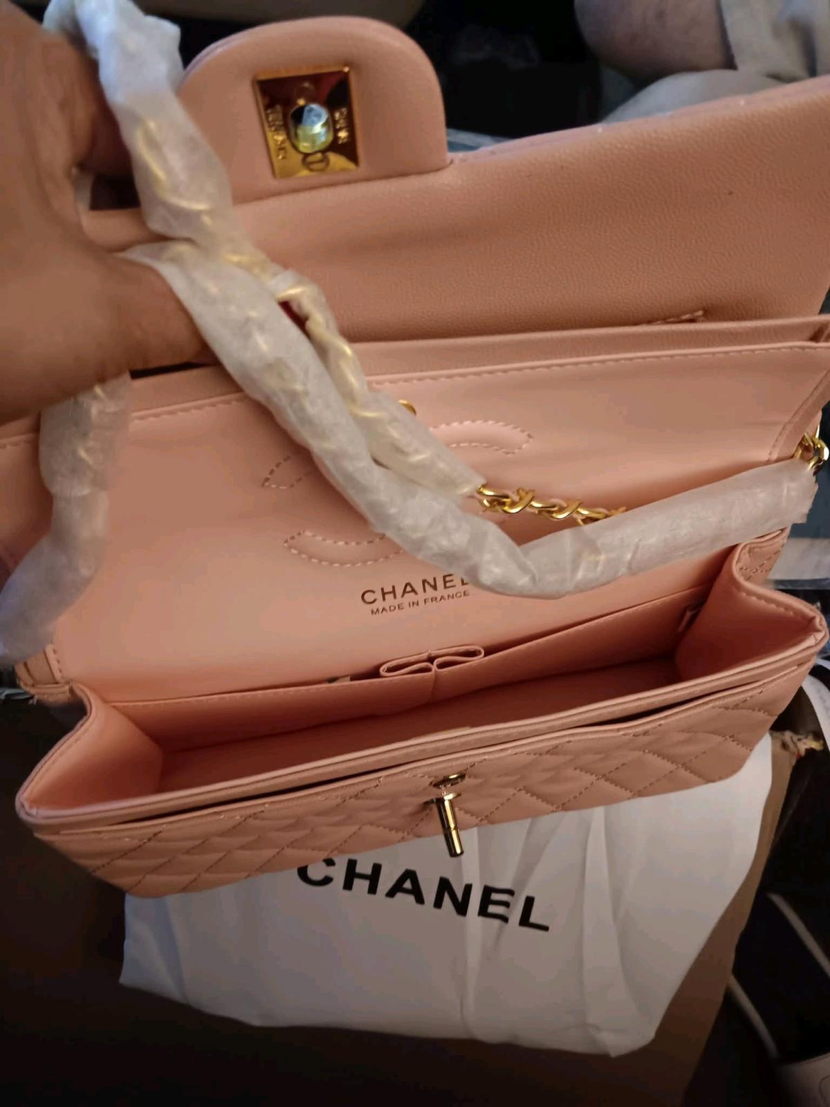 Womens Crossbody bag - Bowie, Maryland - FleaMarketBay