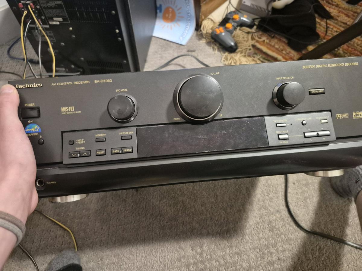 4 speakers 8 inch sub sound bar and receiver - Layton, Utah - FleaMarketBay