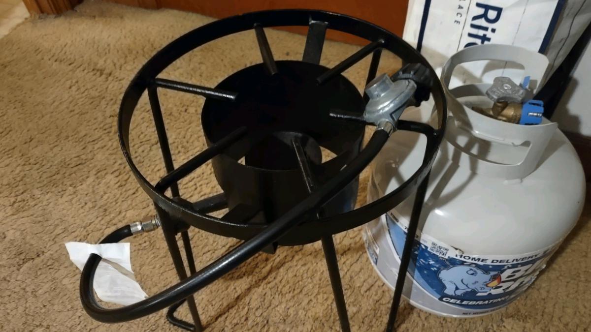 Cooking Grill with Tank - Cumberland, Rhode Island - FleaMarketBay