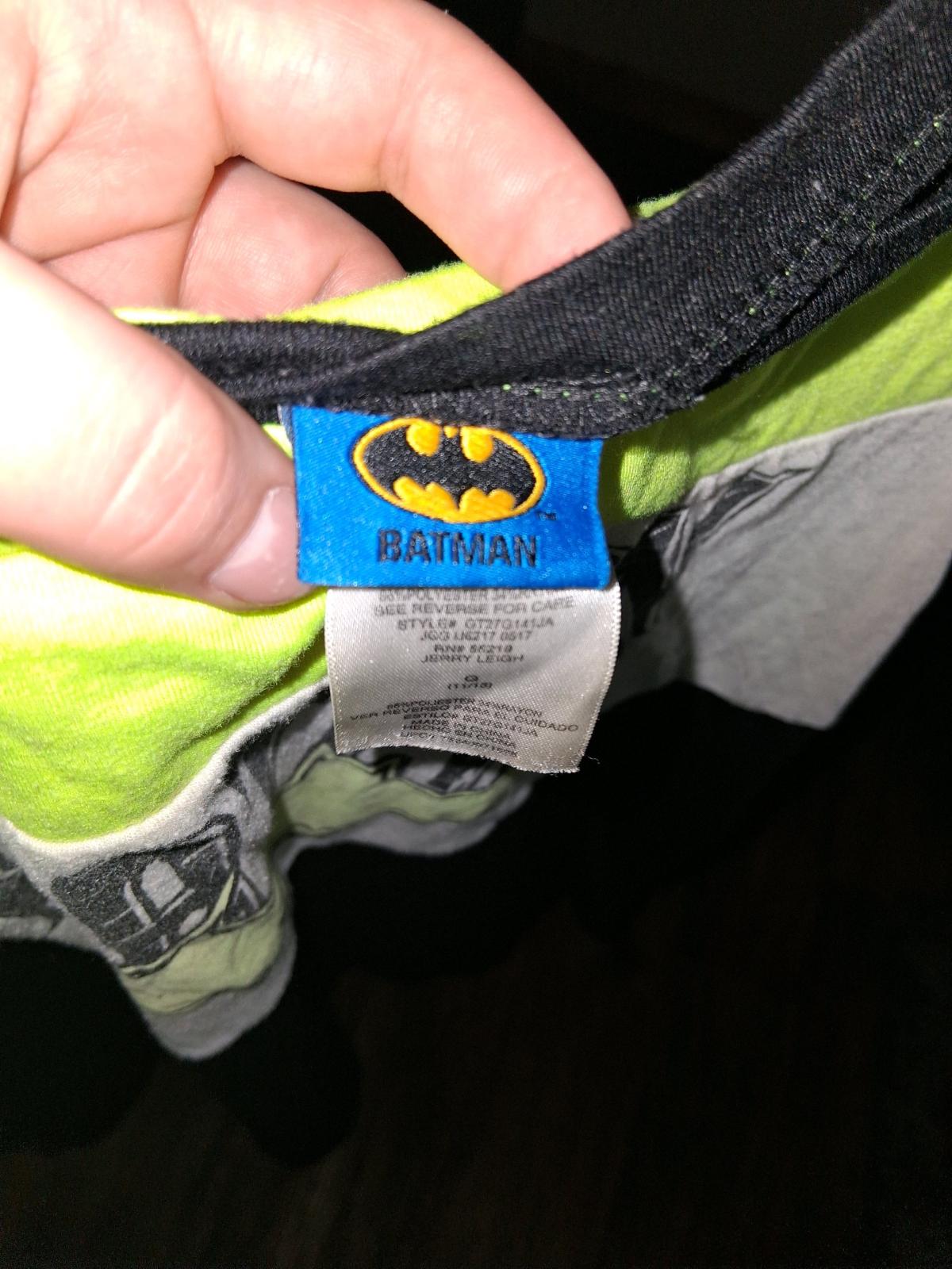 juniors batman short sleeve shirt - Middlesex, North Carolina - FleaMarketBay