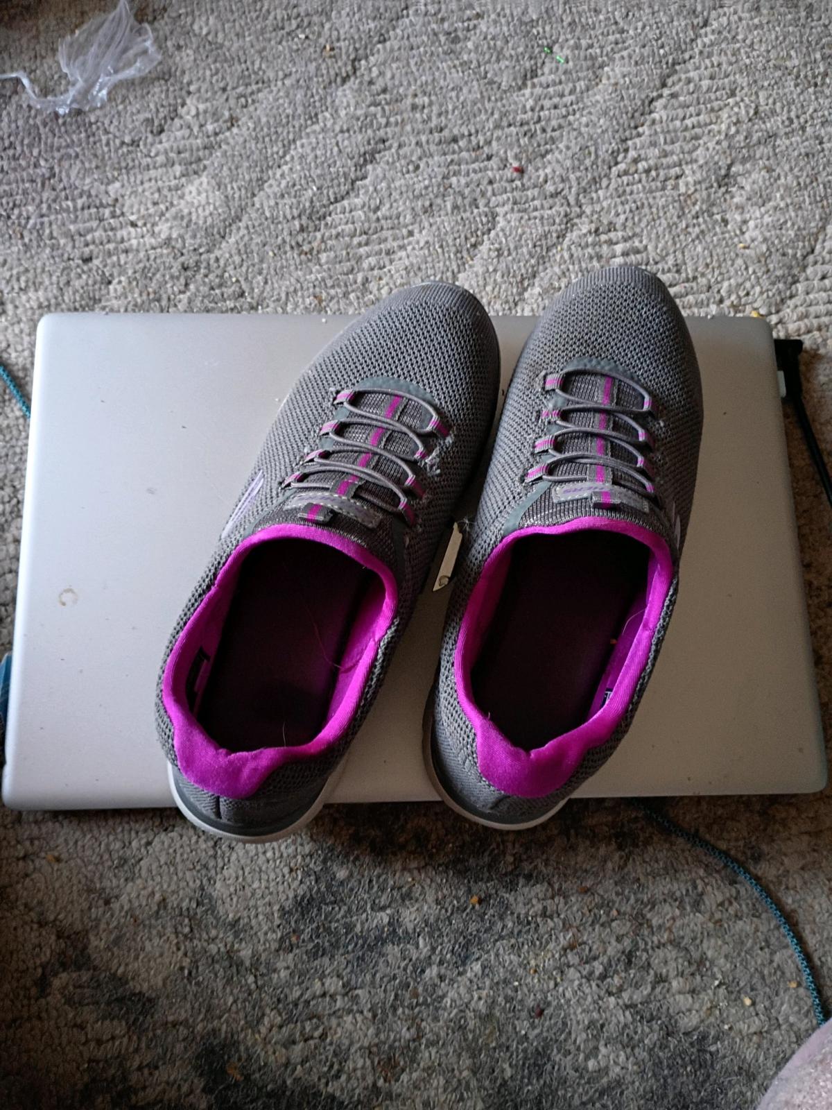 womens Sketchers - Winnebago, Illinois