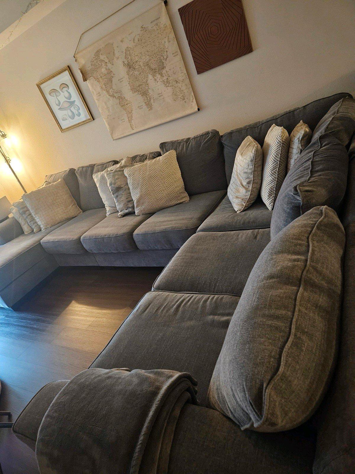 Ashley Castano 5Piece Gray Sectional Sofa w Chaise - New York, New York - FleaMarketBay