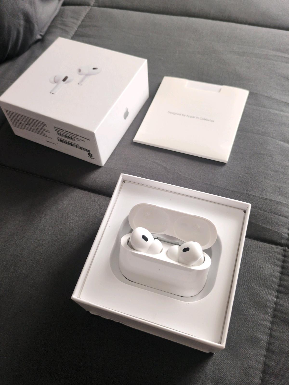 airpods gen 2 brand new comes with charger - Yakima, Washington - FleaMarketBay