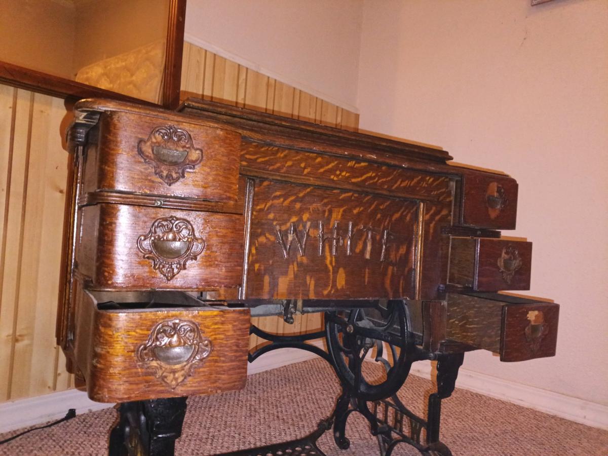 white company 1913 treadle sewing machine - Glenoma, Washington - FleaMarketBay