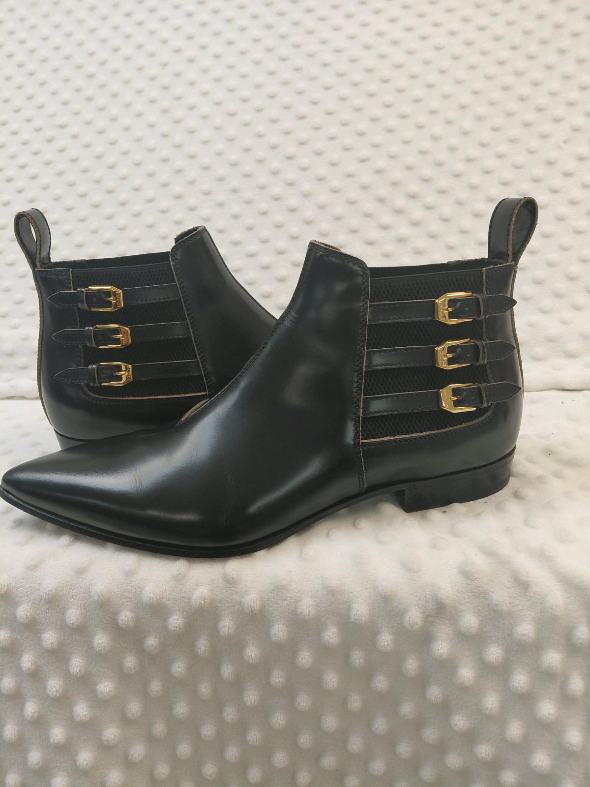 leather gold buckle pointed toe Gucci shoes size 9 - Saddle River, New Jersey
