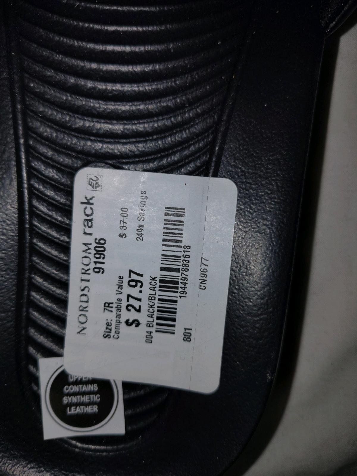 Nike Sandals - Chicago, Illinois - FleaMarketBay