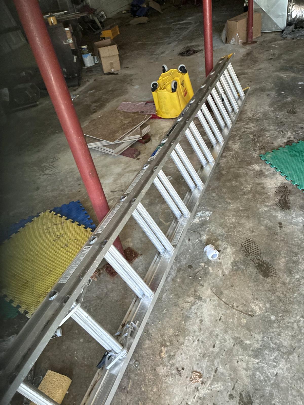 Aluminum Extension Ladder - Chattanooga, Tennessee - FleaMarketBay
