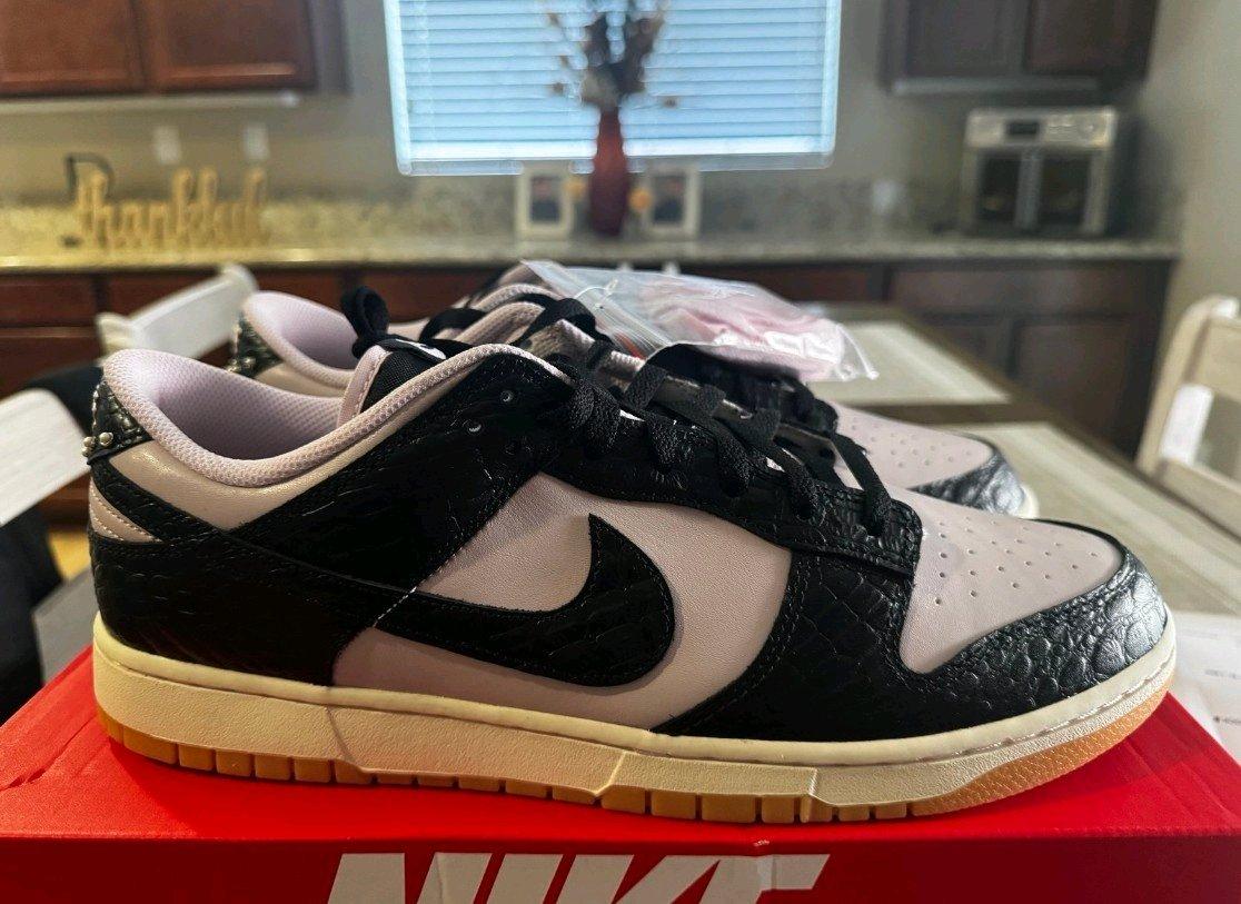 Nike dunk low retro - Lake Elsinore, California - FleaMarketBay